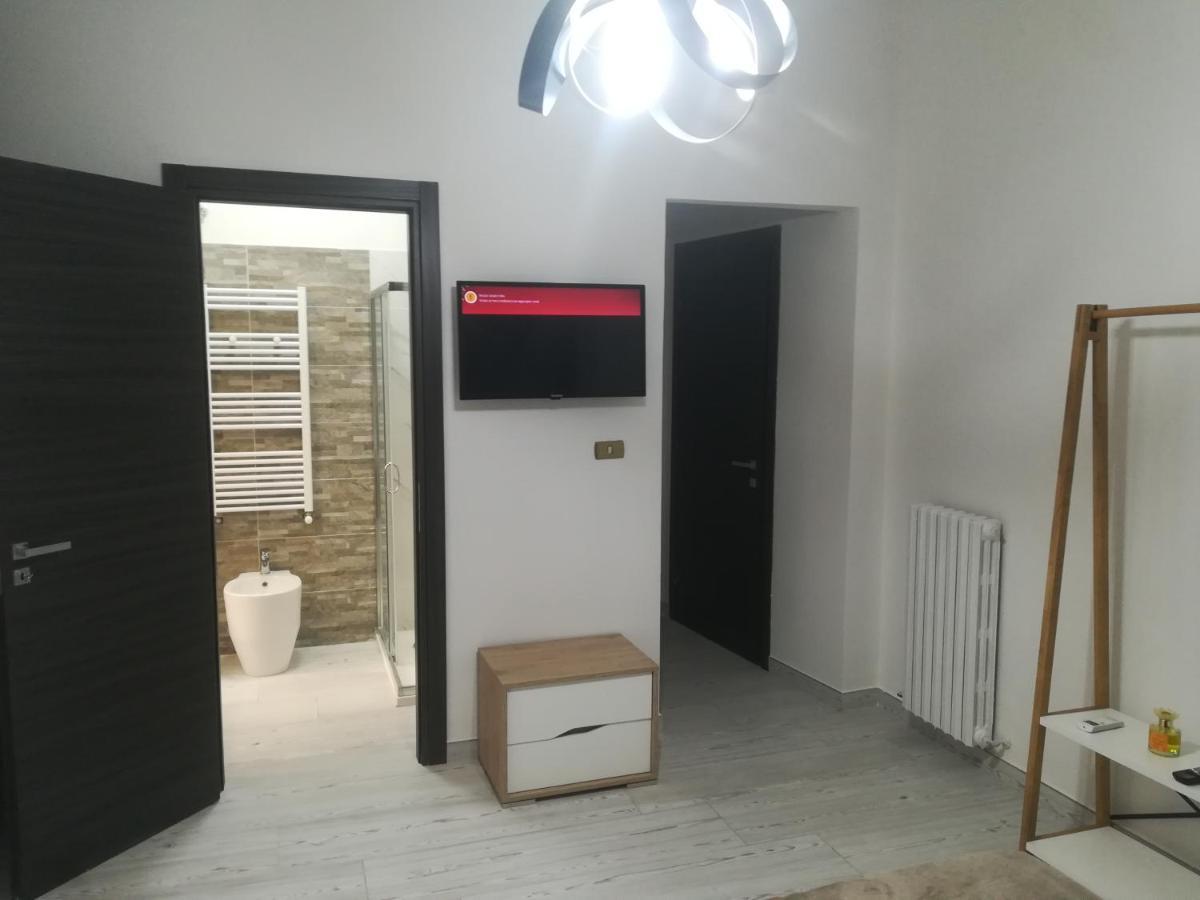Home Mazzei Piazza Bilotti Козенца Номер фото